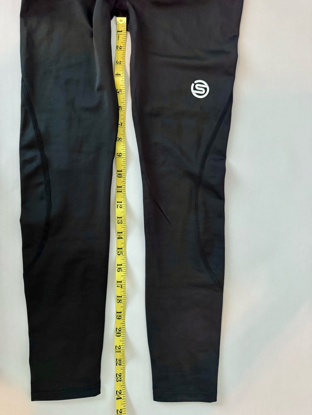 Skins Women’s Black Compression Tights - Picture 3 of 4